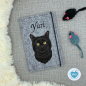 Preview: Impfpasshülle Katze Designbeispiel grau meliert für die Bombay Katze